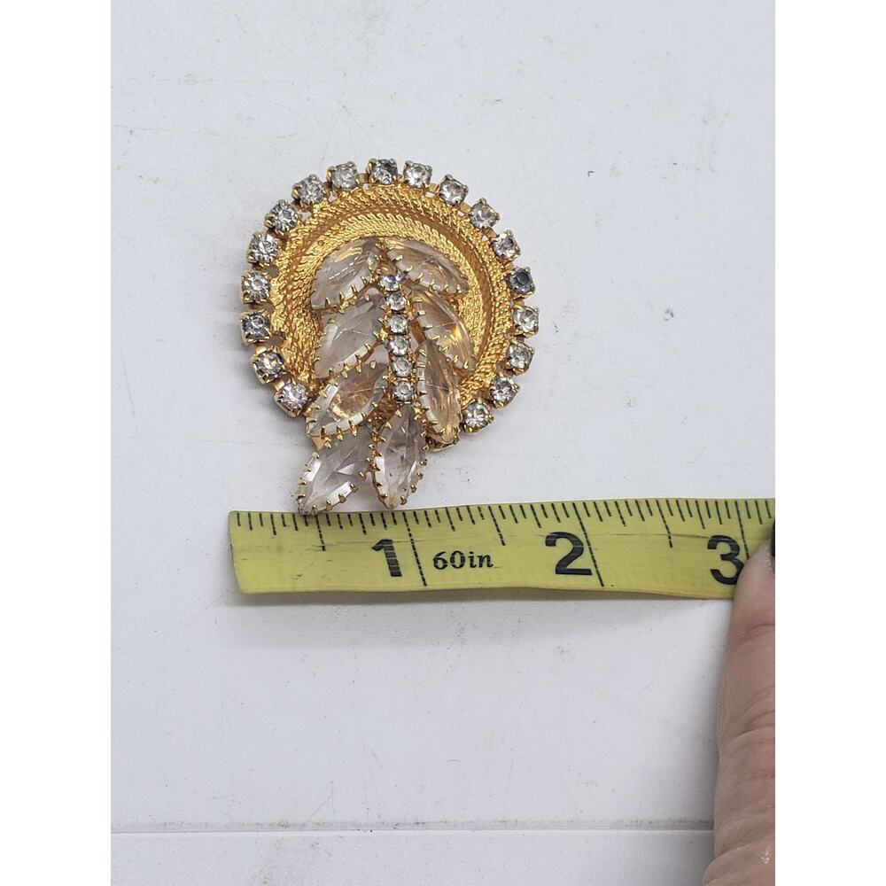 Vintage Gold & Clear Rhinestone Big Wreath Brooch Mesh Prong Set 1950s Stunning - Picture 11 of 11